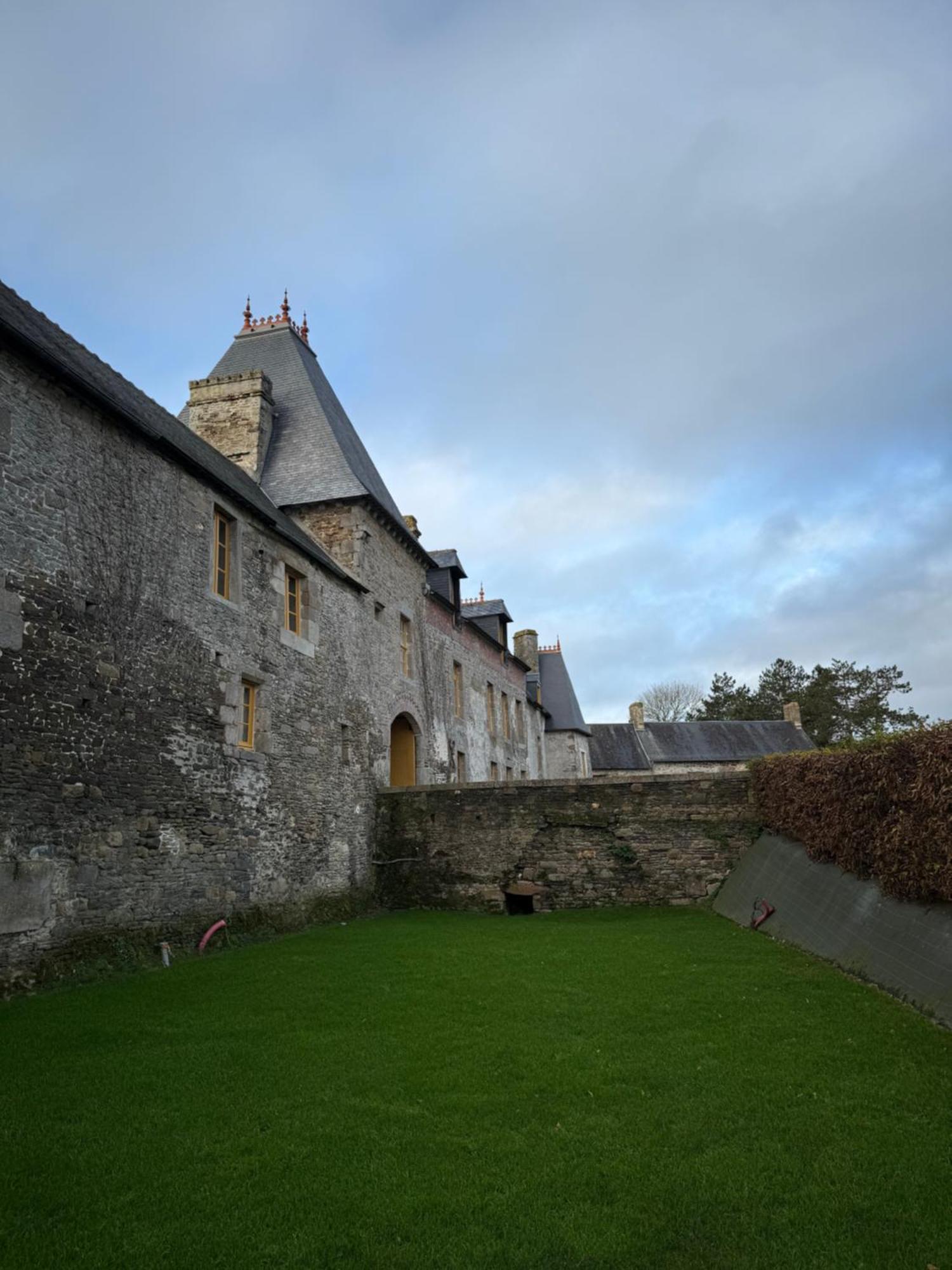 Hotel Domaine Du Manoir De Vains Exterior foto